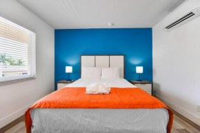 Lovely 1 Bedroom With Pool steps from the Beach #32, Hollywood